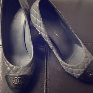 Classic Blue & Black CHANEL Quilted Leather Heel!